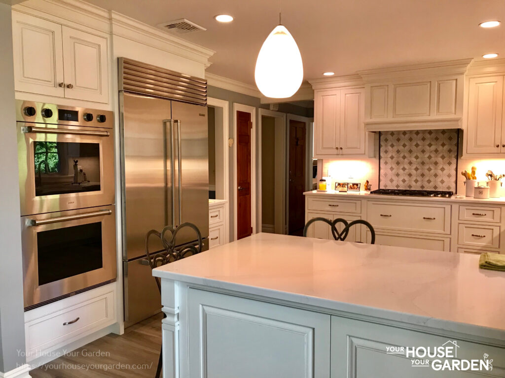 white kitchen cabinets installed by YHYG